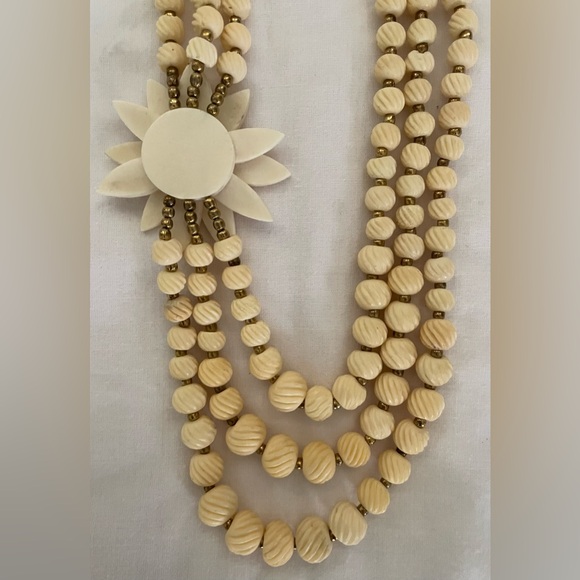 Vintage Carved Bone Graduated Bead Statement Necklace - Picture 9 of 9